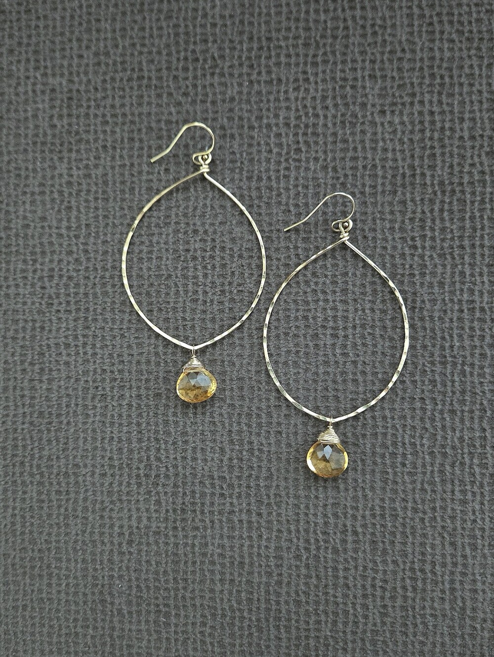 Hammered🔨 Gold💛 Open Ellipse Earrings With Dangling Citrine🧡 - NWOT